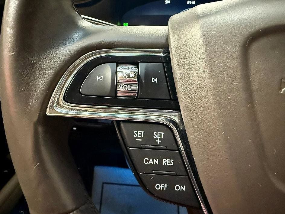 Used 2021 Lincoln Nautilus Reserve image 18