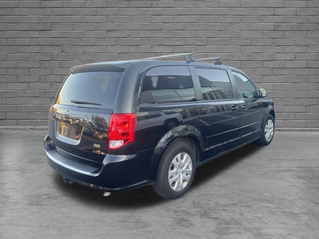 Used 2016 Dodge Grand Caravan SE w/ Quick Order Package 29E SE FWD image 3