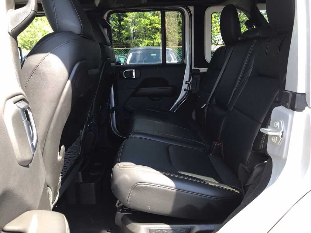 Used 2024 Jeep Wrangler Unlimited Sahara AWD/4WD image 14