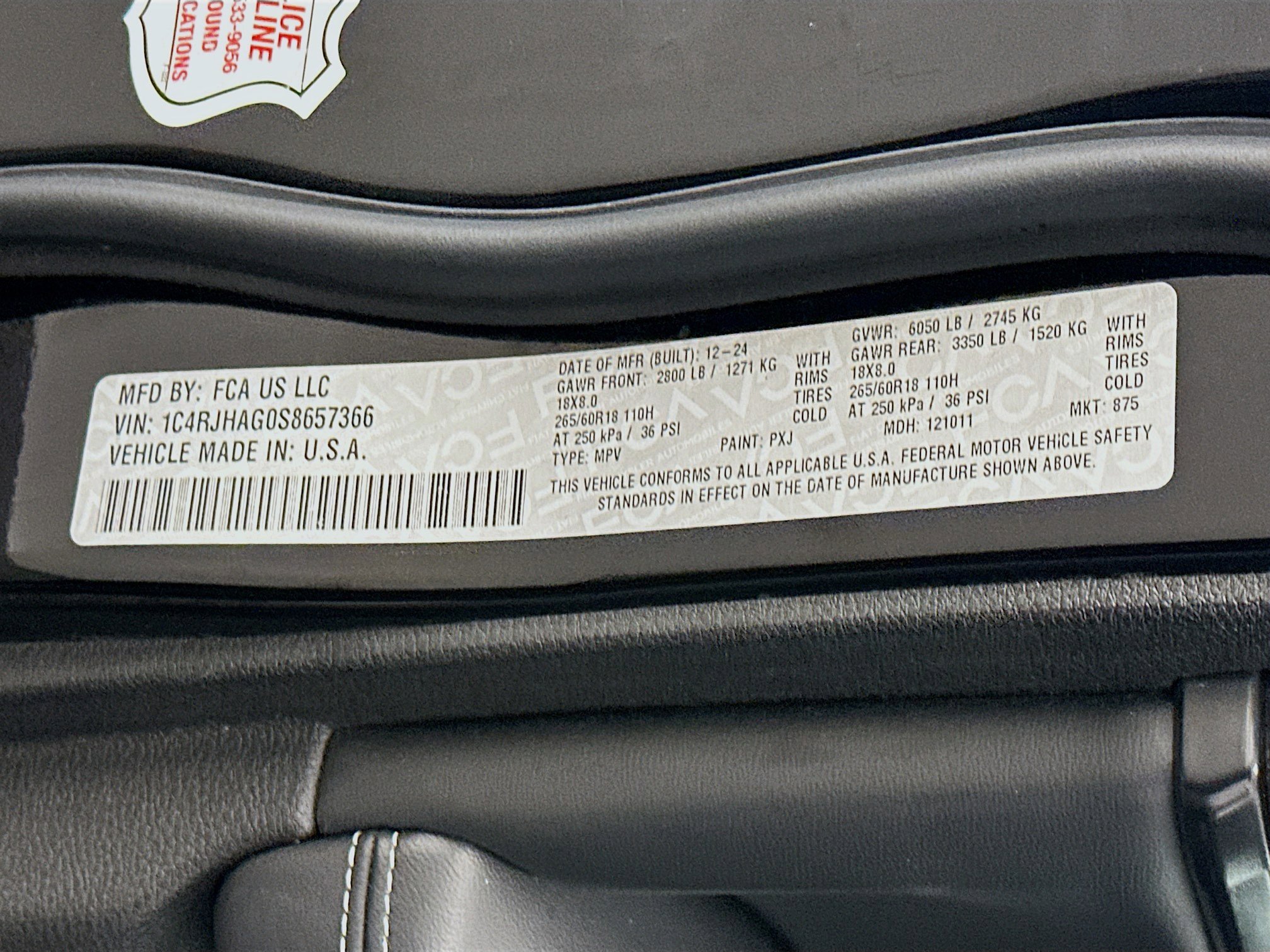 Used 2025 Jeep Grand Cherokee Altitude AWD/4WD image 12