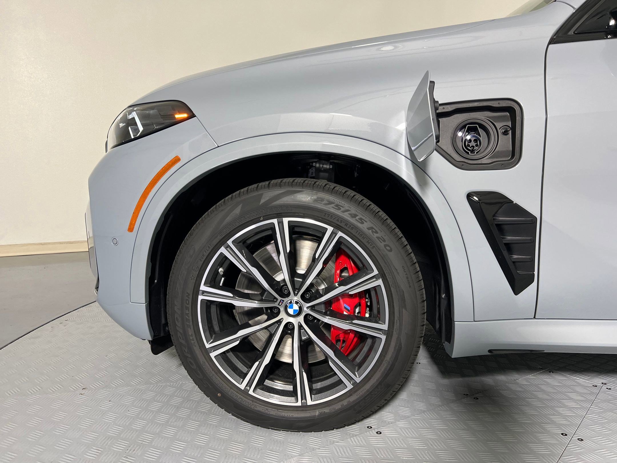 Used 2026 BMW X5 xDrive50e image 10