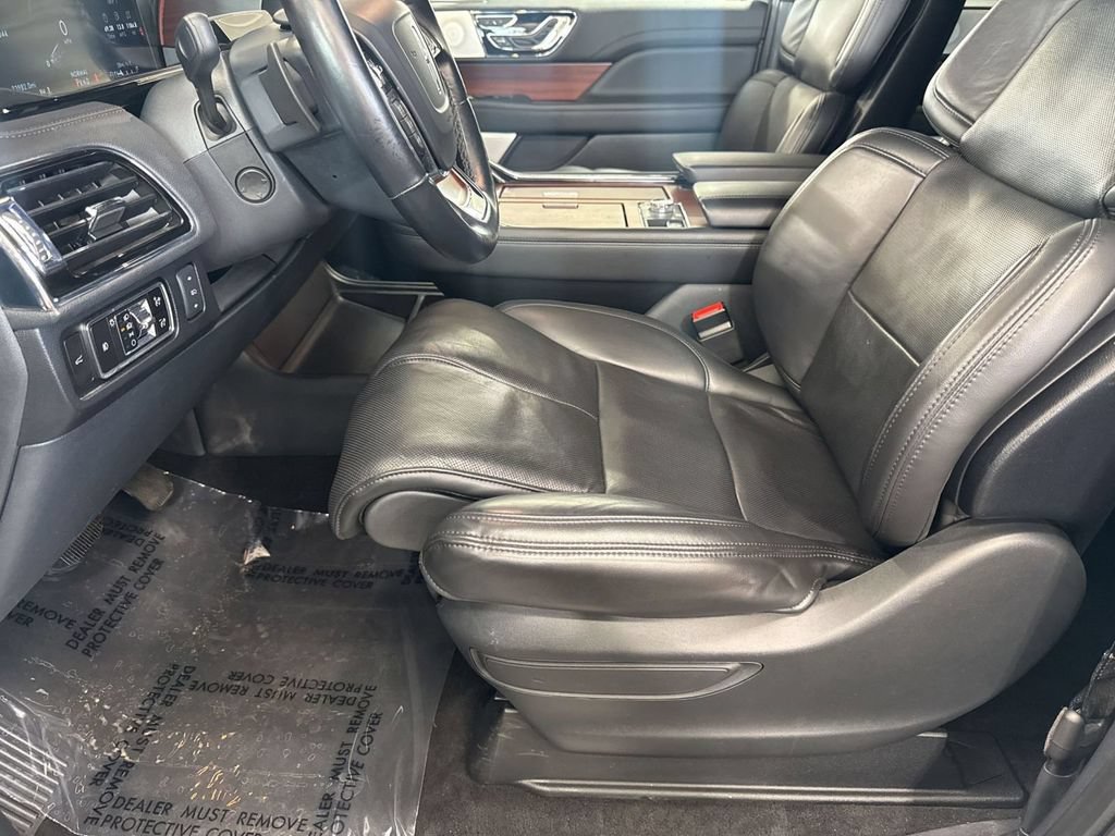 Certified 2023 Lincoln Navigator Reserve AWD/4WD image 12