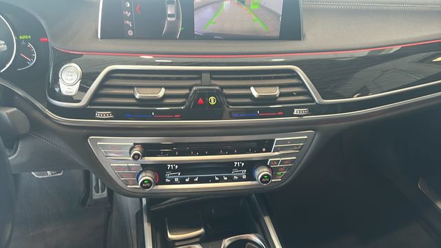 Used 2019 BMW 750i xDrive w/ M Sport Package AWD/4WD image 13
