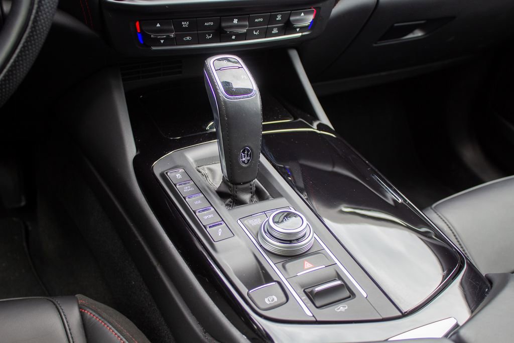 Used 2024 Maserati Levante GT Ultima image 21
