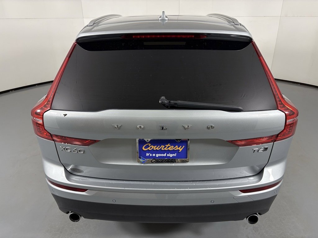 Used 2018 Volvo XC60 T6 Momentum w/ Vision Package image 7
