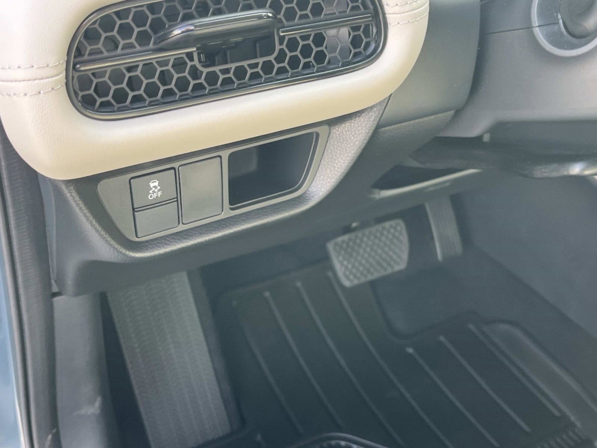 Used 2025 Honda HR-V LX image 21