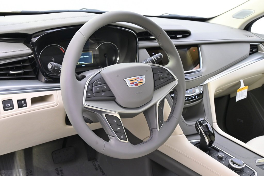 New 2025 Cadillac XT5 Premium Luxury w/ LPO, Floor Liner Package image 11
