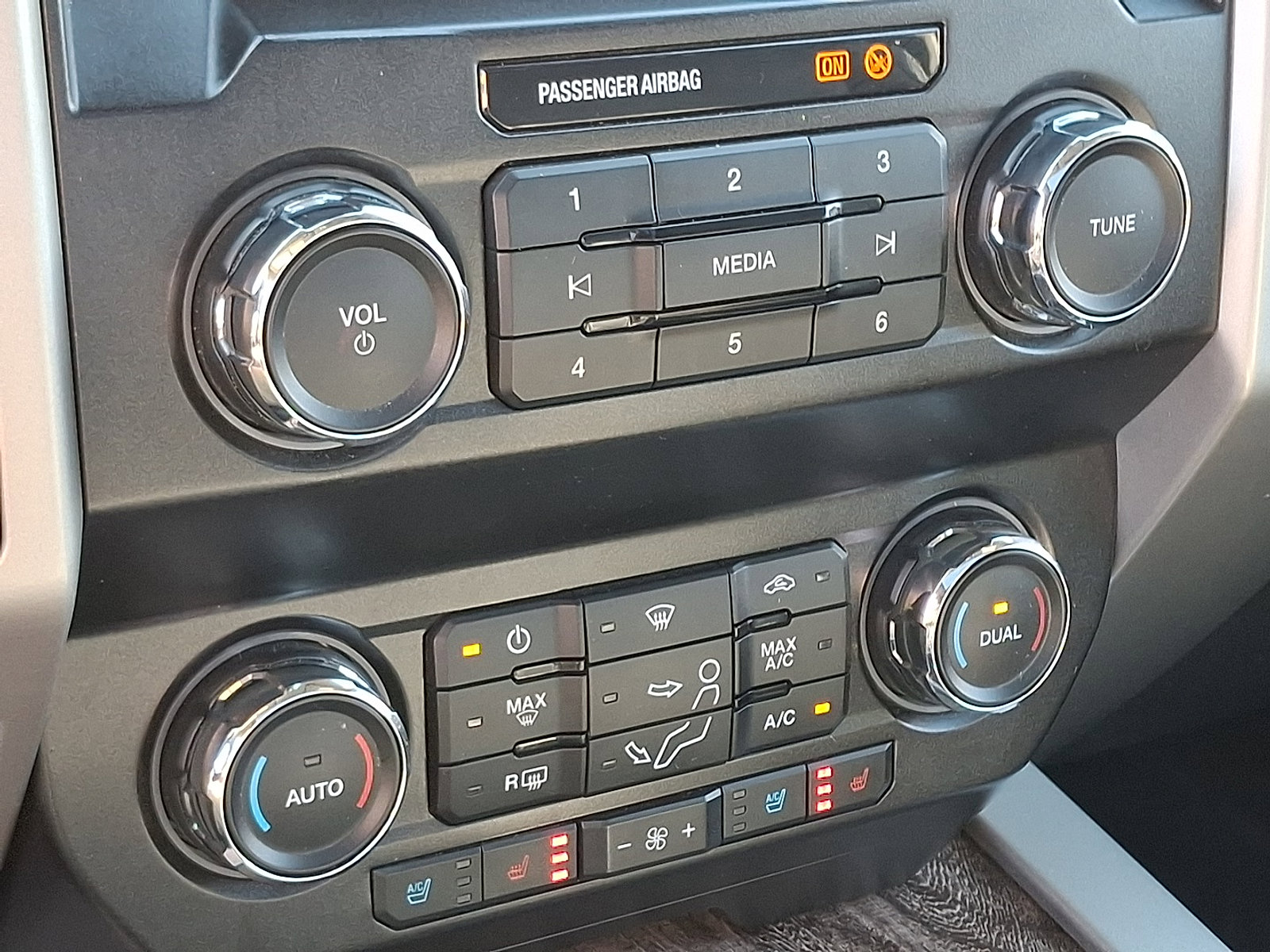 Used 2019 Ford F250 Lariat w/ Lariat Ultimate Package image 17