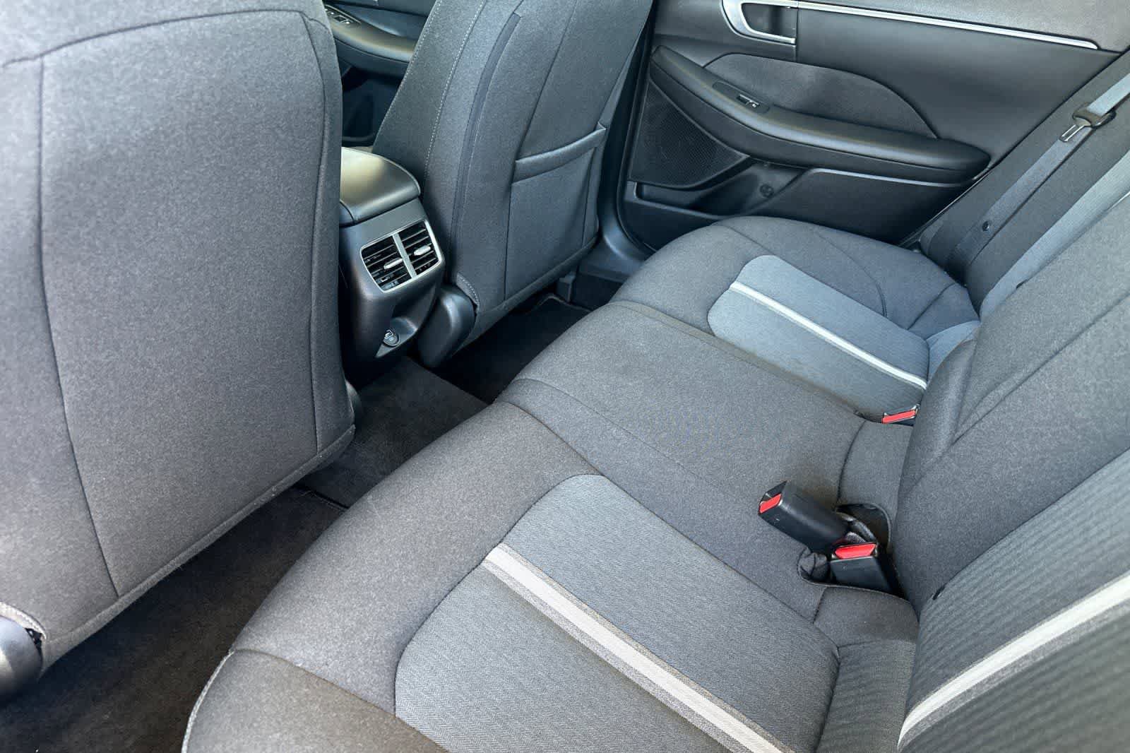 Used 2021 Hyundai Sonata SEL w/ Convenience Package FWD image 4