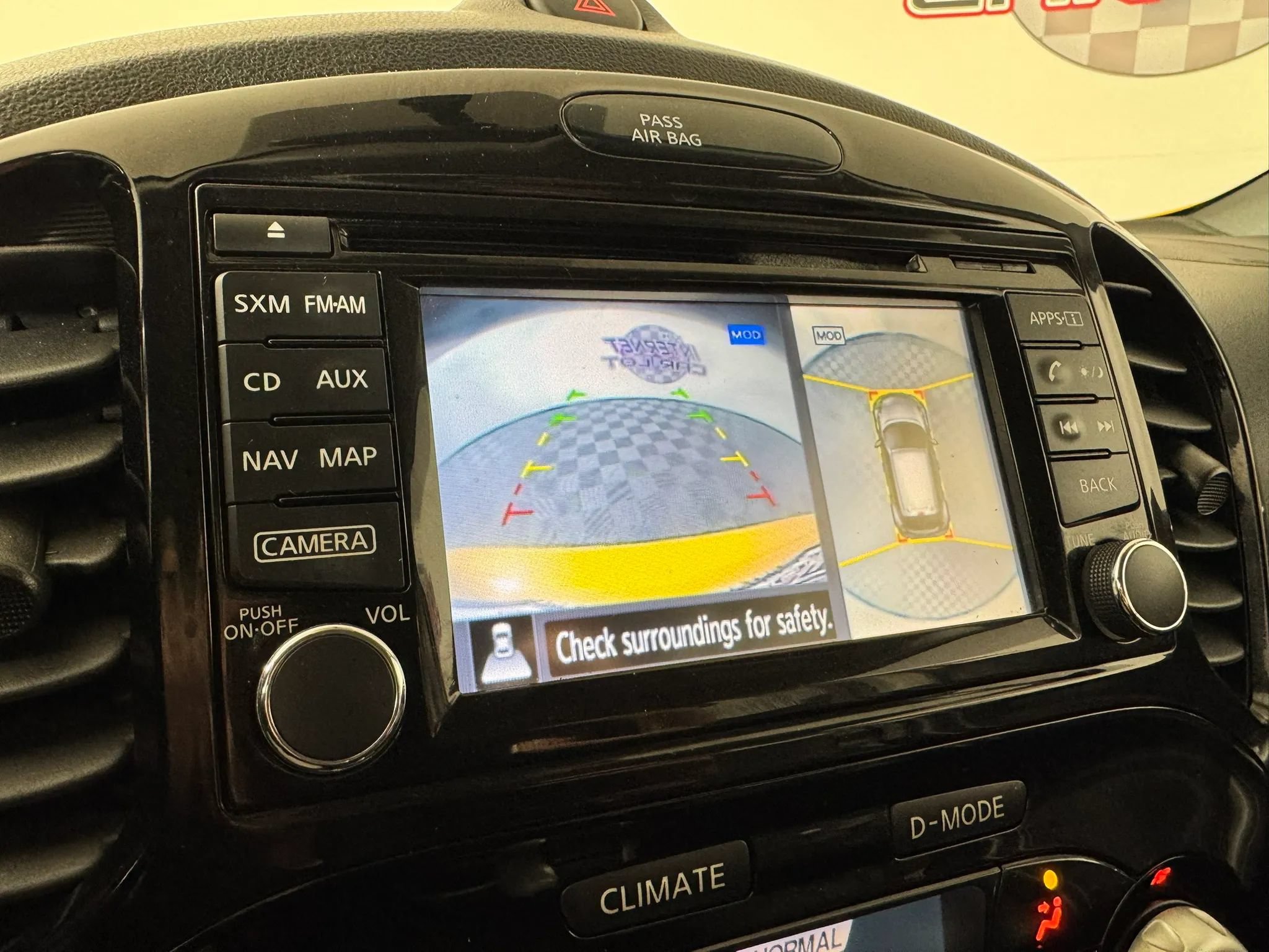 Used 2016 Nissan Juke SL FWD image 18