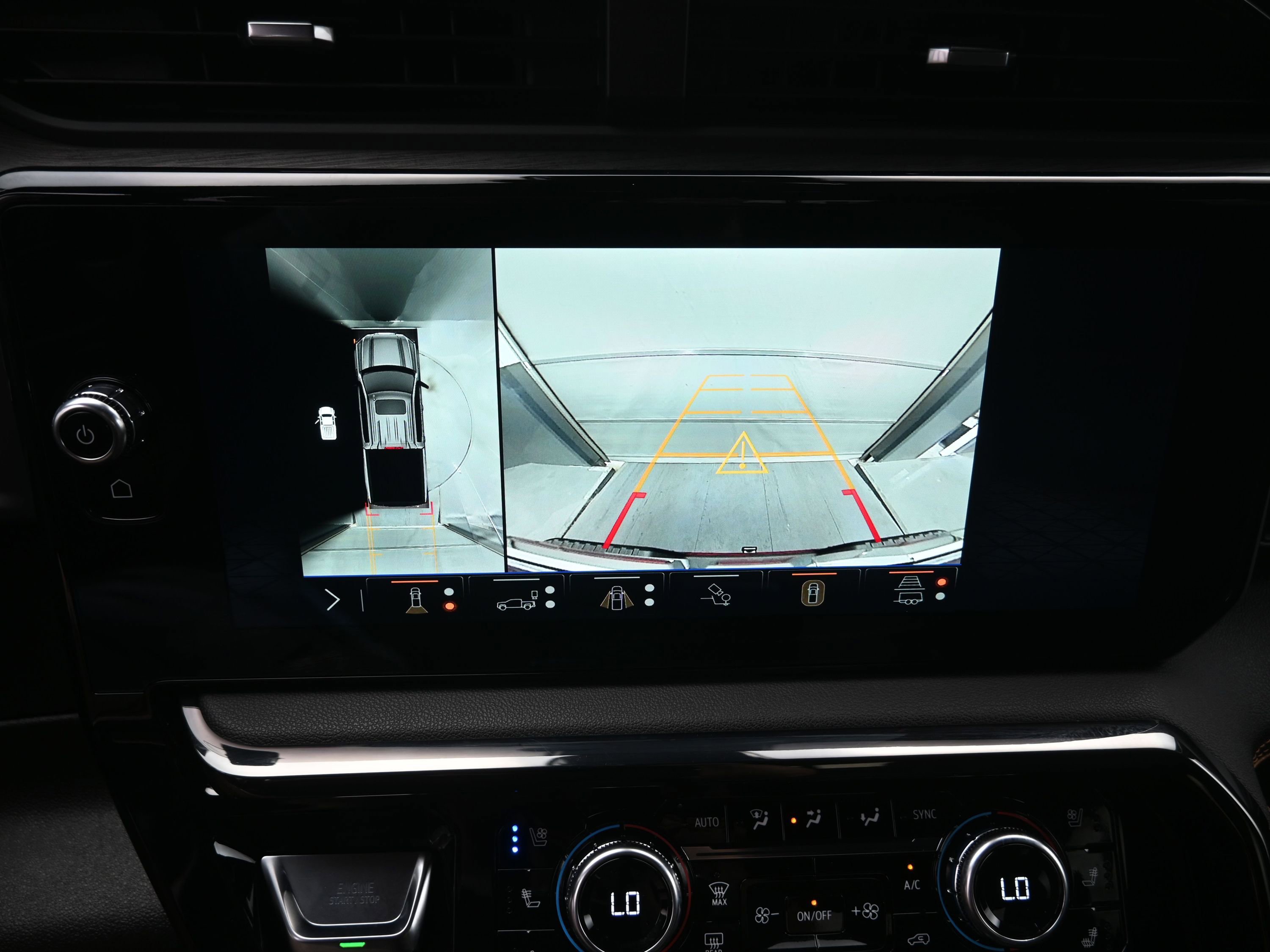 Used 2024 GMC Sierra 1500 AT4 w/ Technology Package image 18