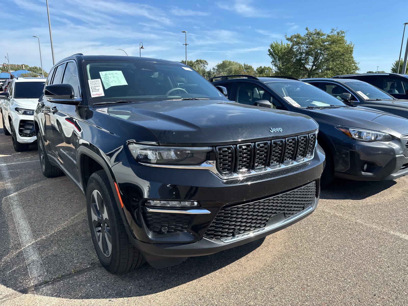 Used 2022 Jeep Grand Cherokee Limited 4xe w/ Luxury Tech Group II AWD/4WD image 2
