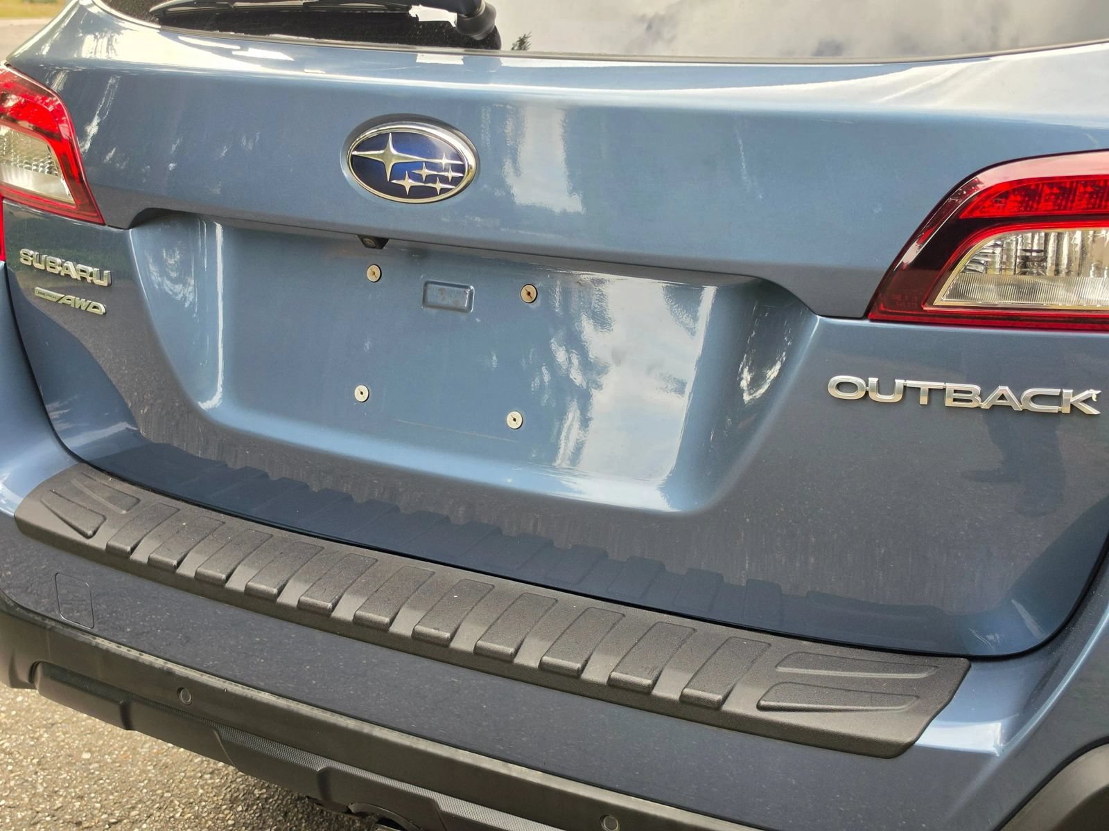 Used 2018 Subaru Outback 2.5i Limited AWD/4WD image 12