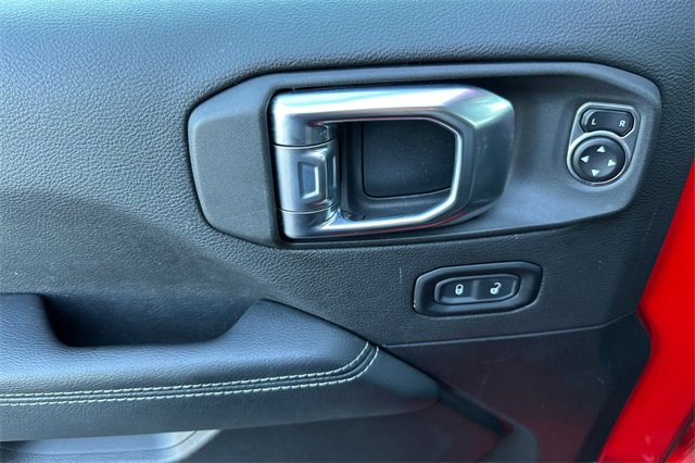 Used 2021 Jeep Wrangler Unlimited Sahara w/ Safety Group image 15