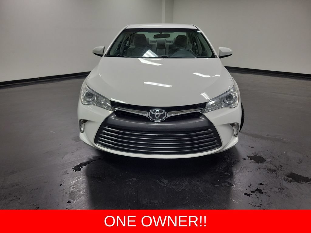Used 2016 Toyota Camry LE FWD image 2