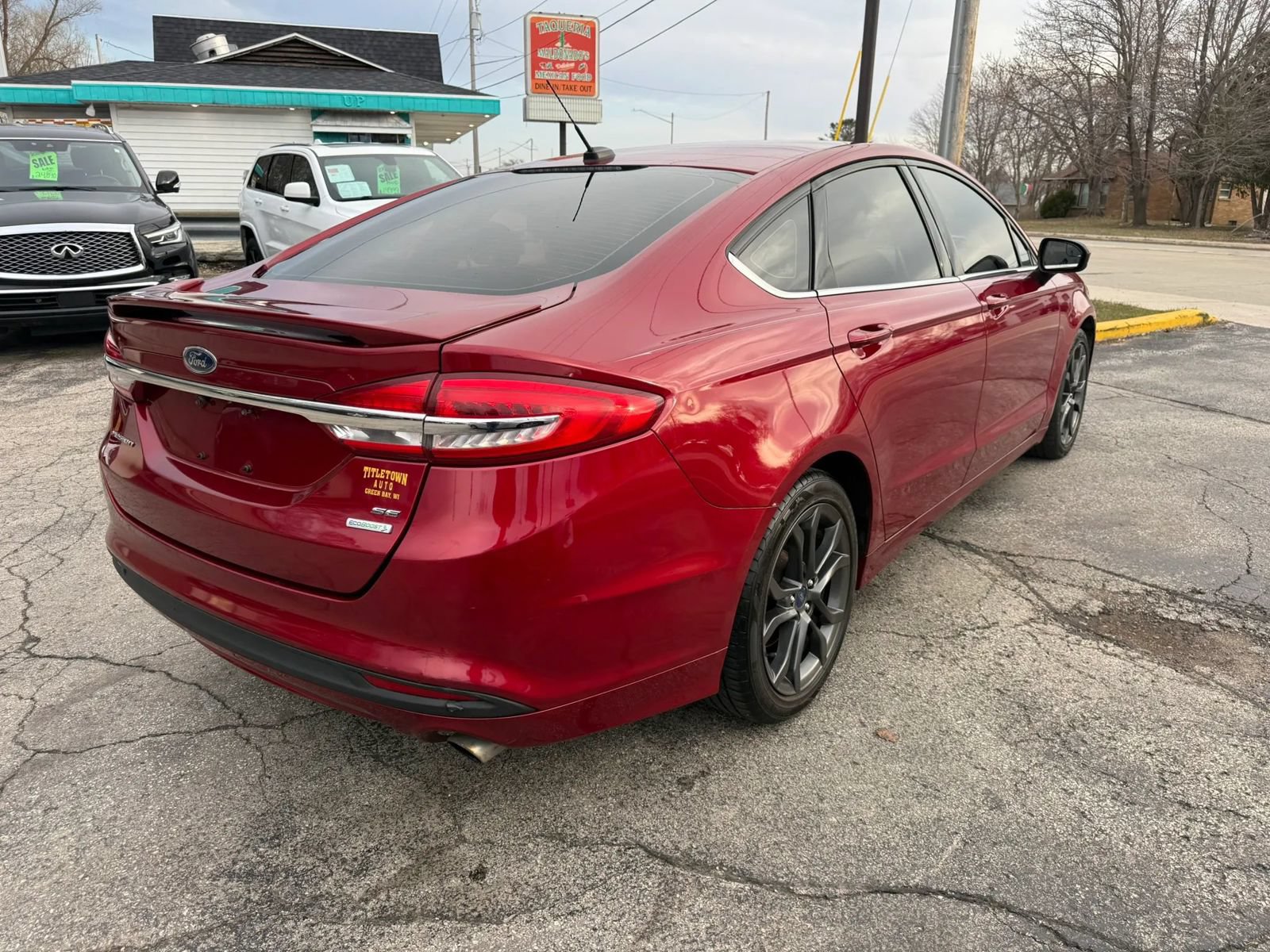 Used 2018 Ford Fusion SE w/ Equipment Group 201A FWD image 5