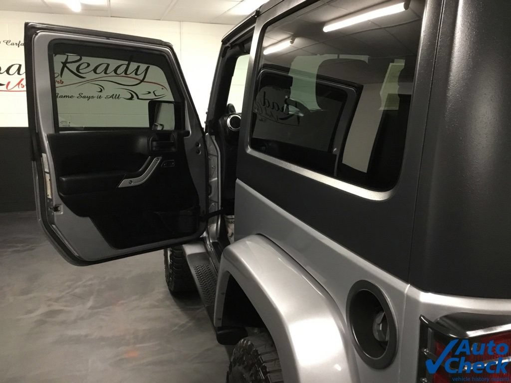 Used 2014 Jeep Wrangler Sahara w/ Dual Top Group AWD/4WD image 24