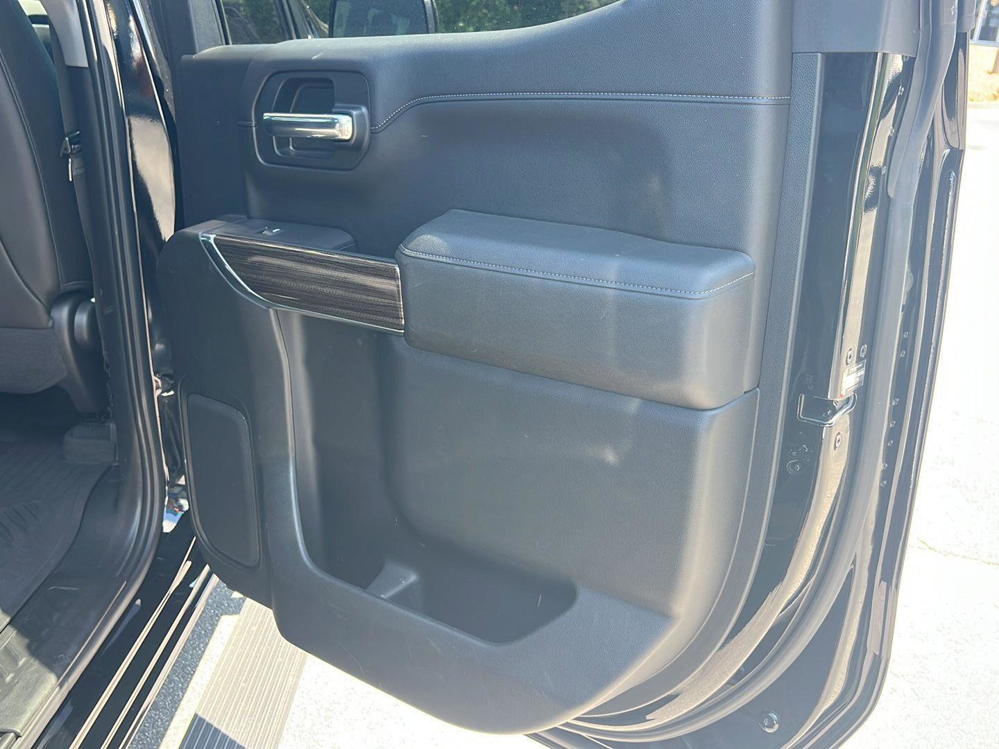 Used 2020 Chevrolet Silverado 1500 LT Trail Boss AWD/4WD image 15