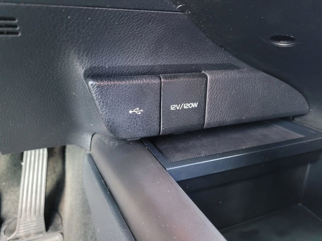 Used 2023 Toyota Camry SE image 14