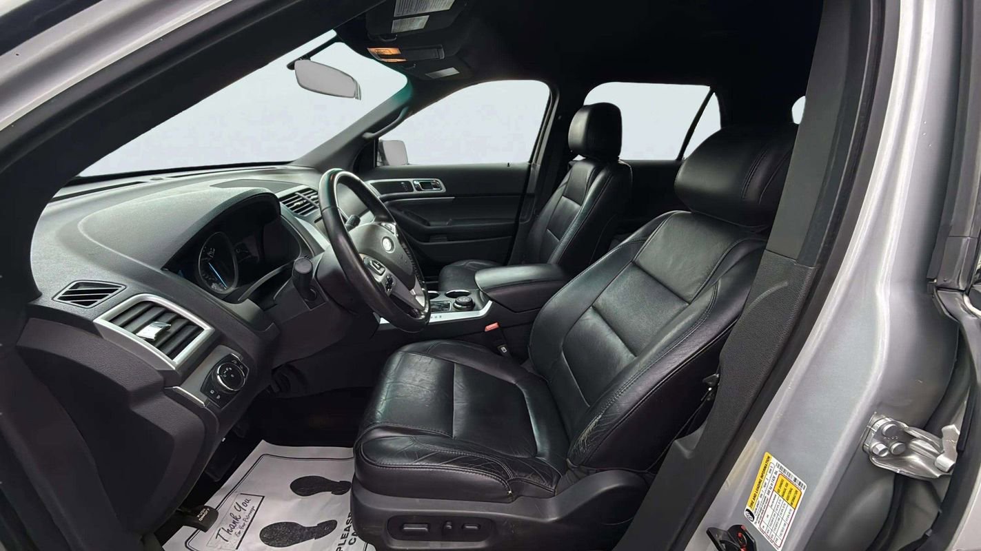 Used 2013 Ford Explorer XLT image 12