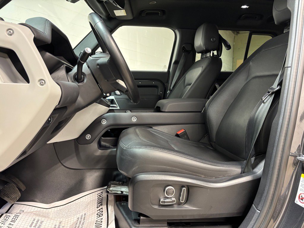 Used 2023 Land Rover Defender 130 X-Dynamic SE image 23