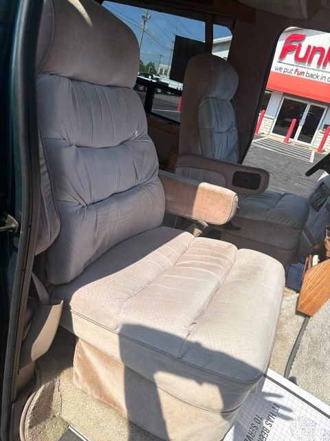 Used 1995 Ford E-150 and Econoline 150 RWD image 19