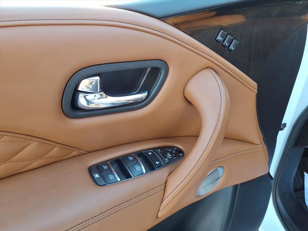 Used 2023 INFINITI QX80 Sensory w/ All-Season Package image 12