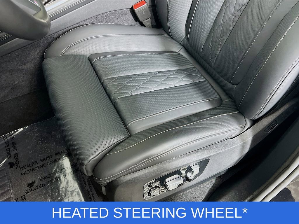 Used 2025 BMW X7 M60i w/ Executive Package image 21