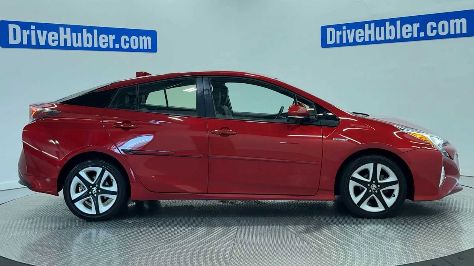 Used 2017 Toyota Prius Four Touring w/ Premium Convenience Package FWD image 9