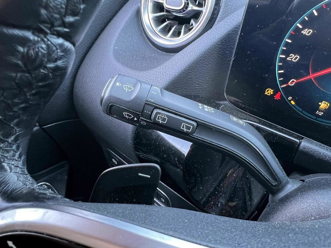 Used 2022 Mercedes-Benz GLA 250 4MATIC w/ Premium Package Lite image 26