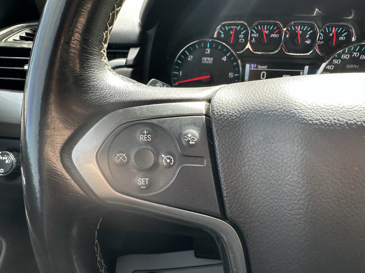 Used 2018 Chevrolet Suburban LT AWD/4WD image 10