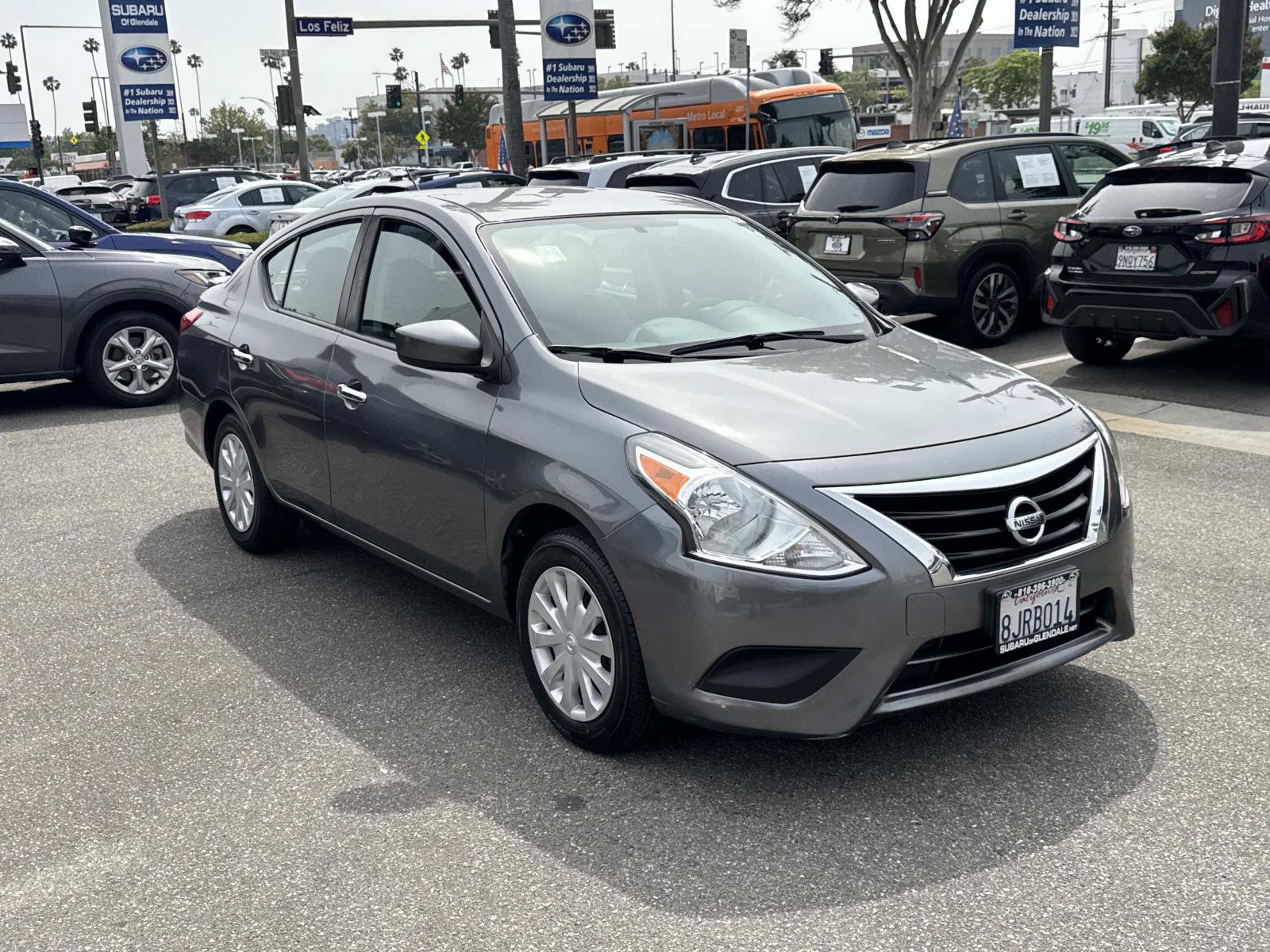 Used 2019 Nissan Versa SV FWD image 3