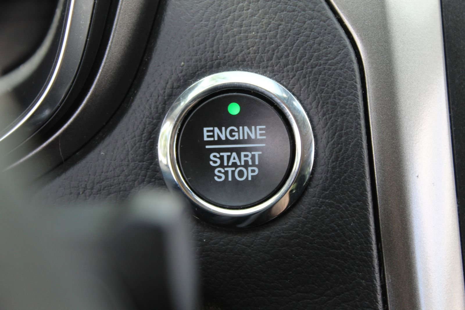 Used 2020 Ford Fusion SE FWD image 20