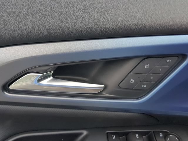 New 2025 Chevrolet Equinox EV LT w/ Convenience Package II AWD/4WD image 21