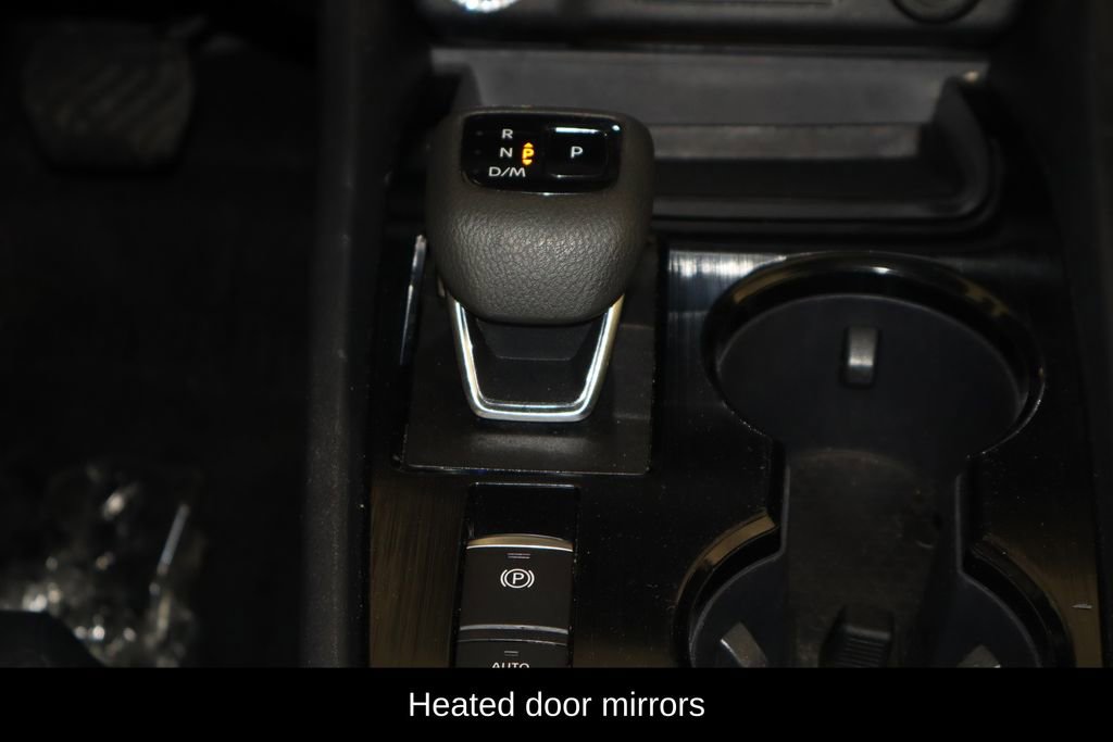 Used 2024 Nissan Rogue SV w/ SV Premium Package image 13