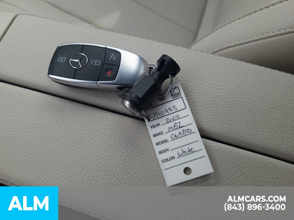 Used 2025 Mercedes-Benz GLA 250 4MATIC image 36