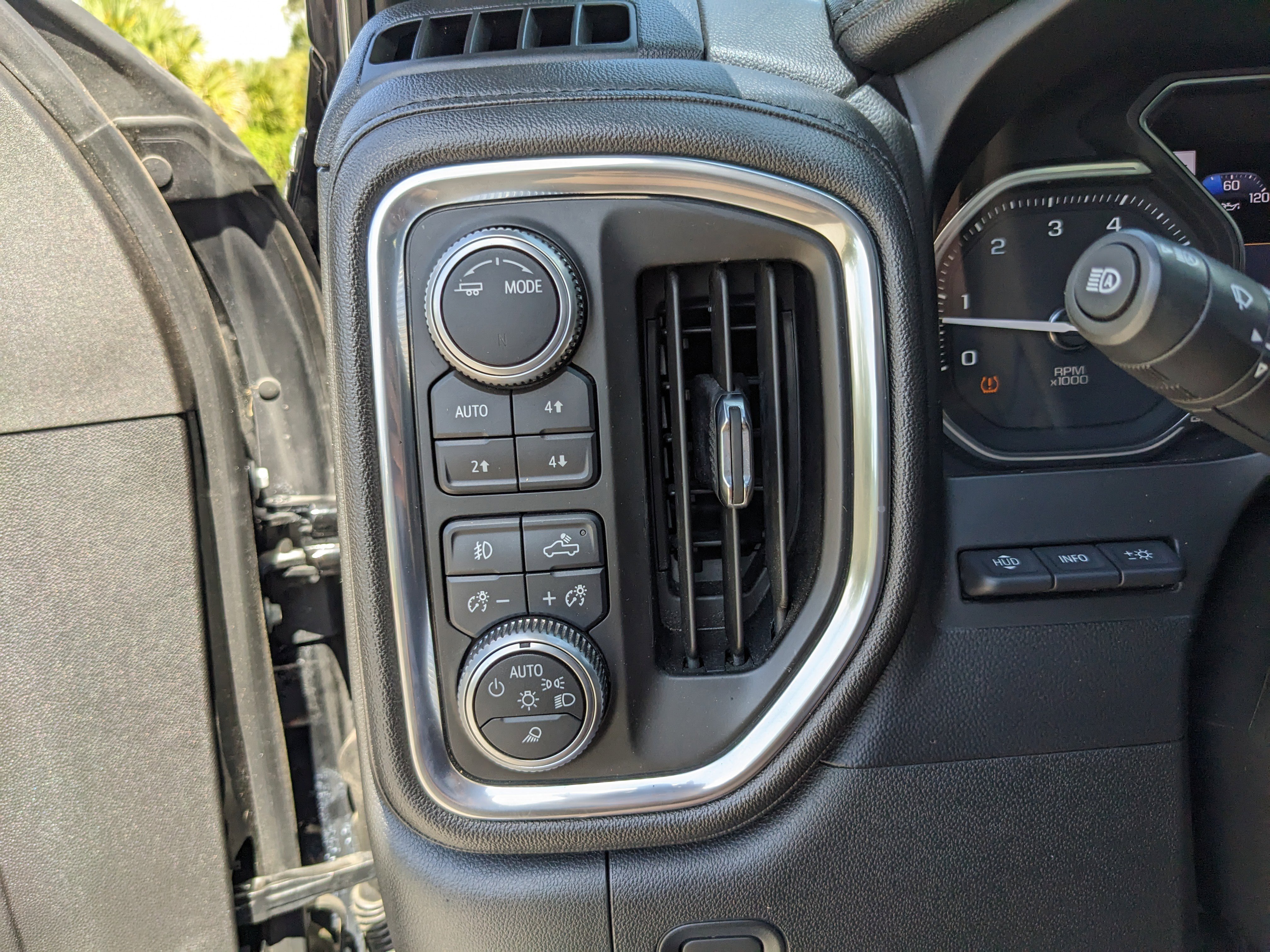 Used 2020 GMC Sierra 2500 Denali w/ Technology Package image 31