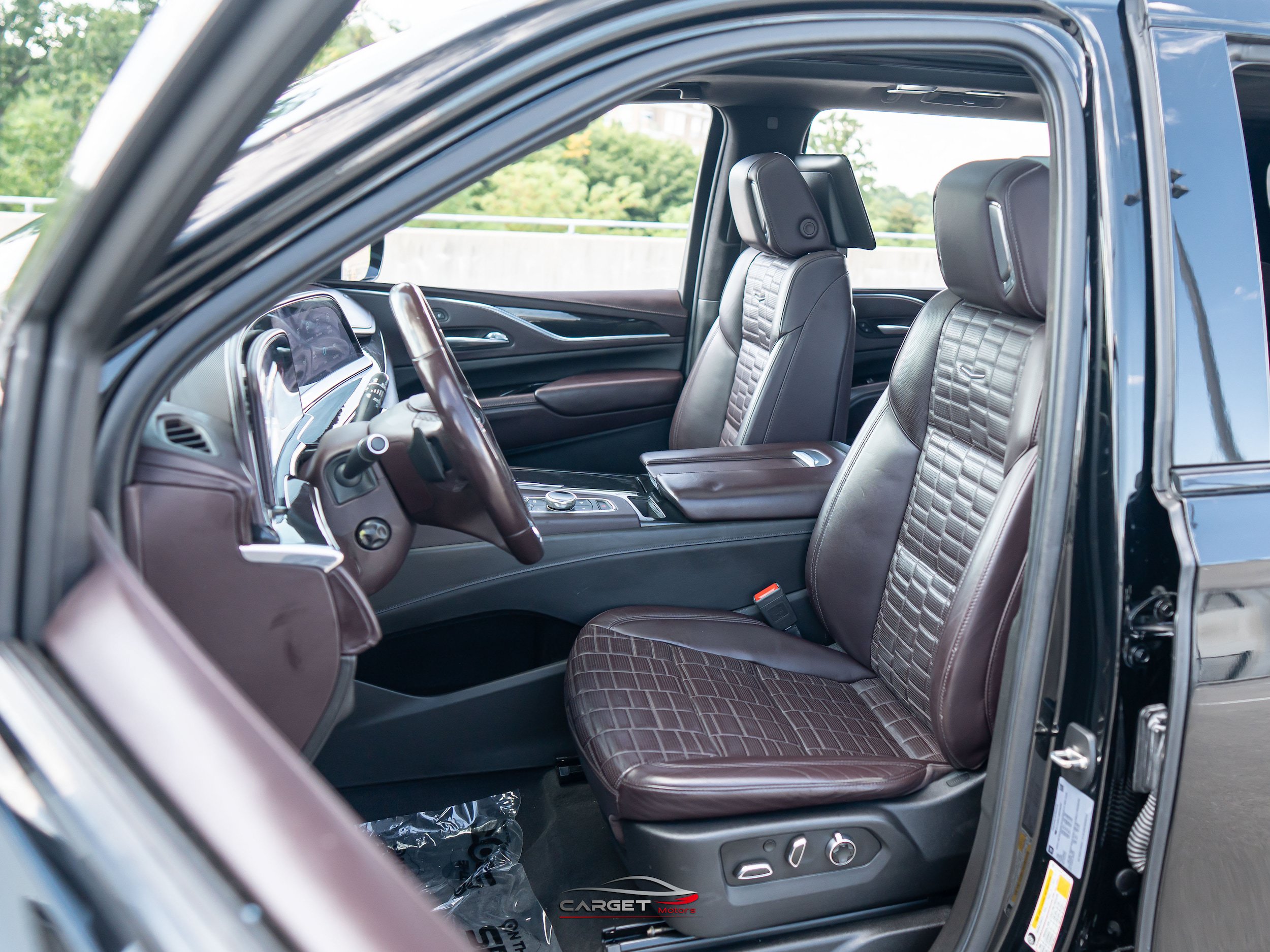Used 2021 Cadillac Escalade ESV Sport Platinum AWD/4WD image 16