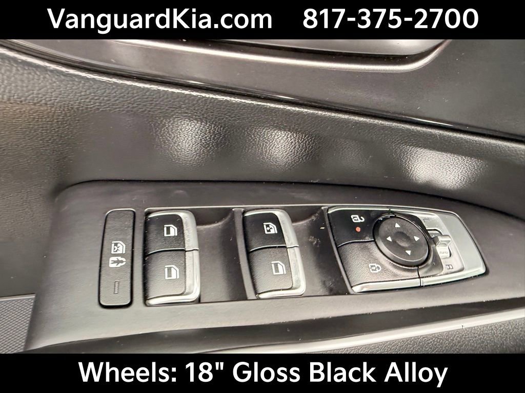 Certified 2025 Kia Sorento S image 15