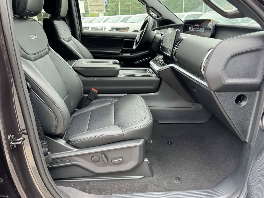 New 2027 Ford Expedition Max Platinum w/ Stealth Appearance Package AWD/4WD image 13