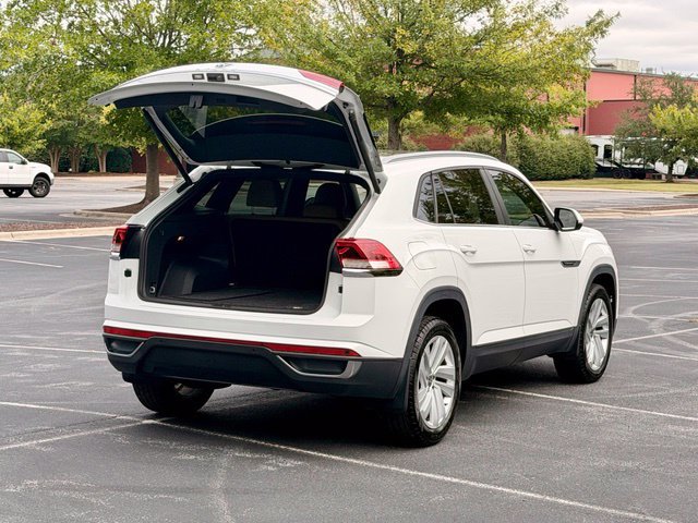 Used 2020 Volkswagen Atlas Cross Sport SE w/ Panoramic Sunroof Package FWD image 18