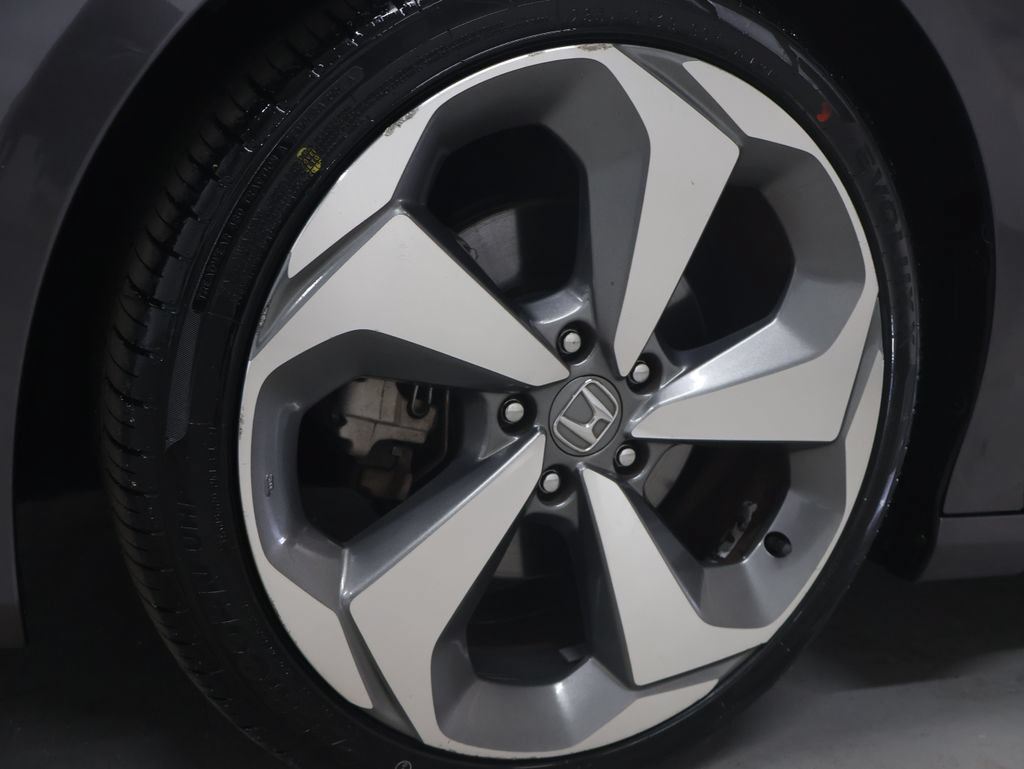 Used 2018 Honda Accord Touring image 32