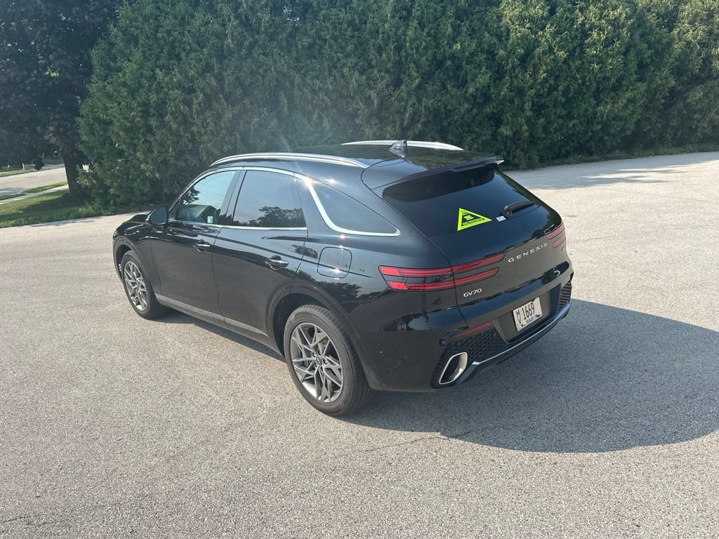 Used 2025 Genesis GV70 2.5T AWD/4WD image 4