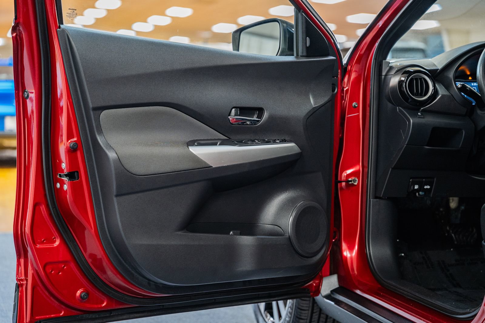 Used 2019 Nissan Kicks SV image 31