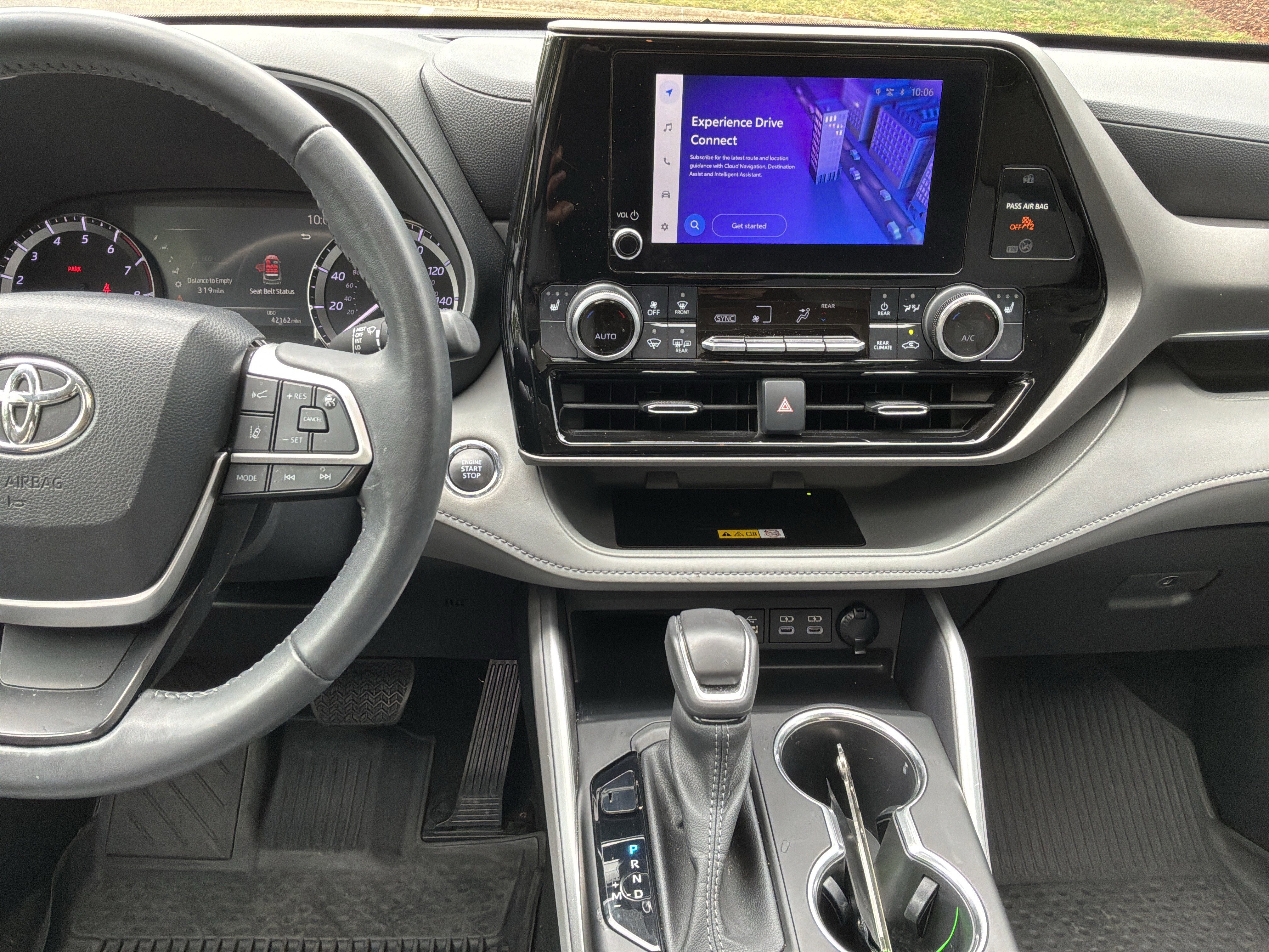 Used 2023 Toyota Highlander XLE FWD image 31