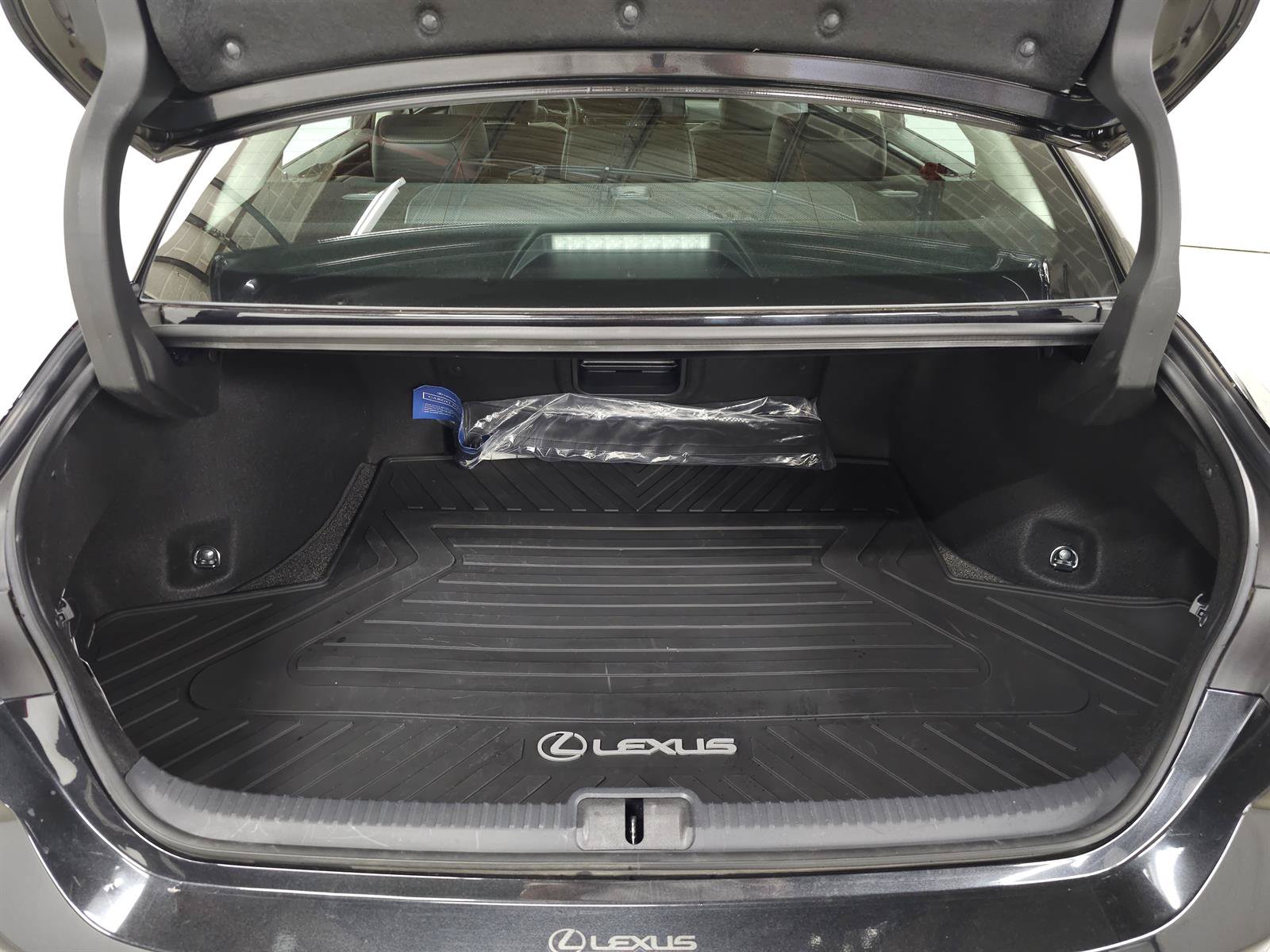 Used 2025 Lexus ES 350 w/ Premium Package FWD image 8