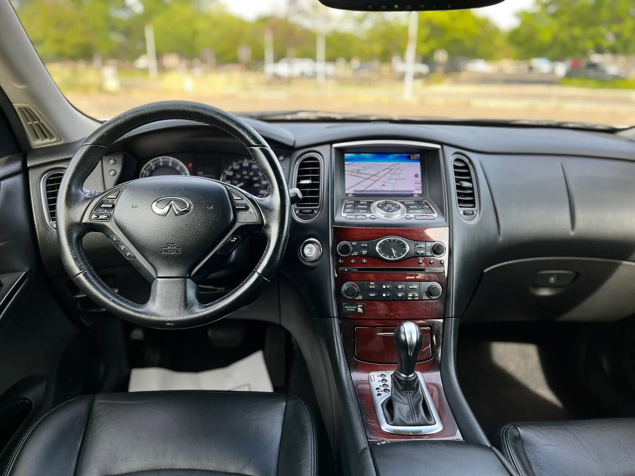 Used 2016 INFINITI QX50 2WD w/ Deluxe Touring Package image 13