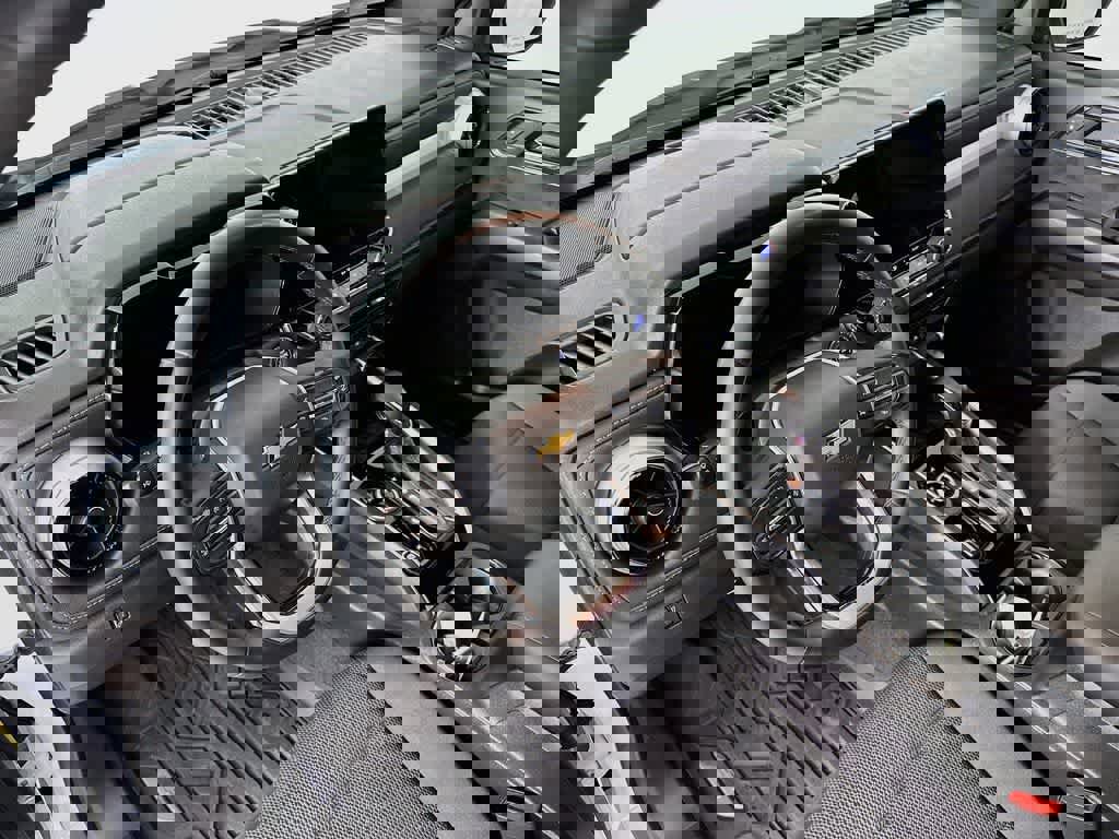 Used 2023 Chevrolet Colorado LT w/ LT Convenience Package image 2