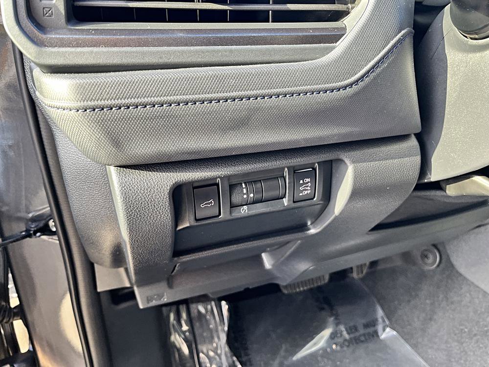 Used 2025 Subaru Forester Premium image 40