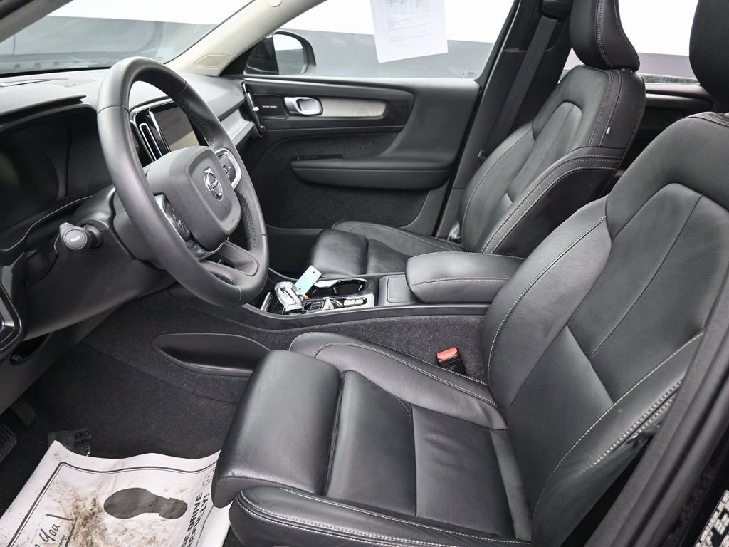 Used 2024 Volvo XC40 B5 Ultimate w/ Protection Package Premier AWD/4WD image 24